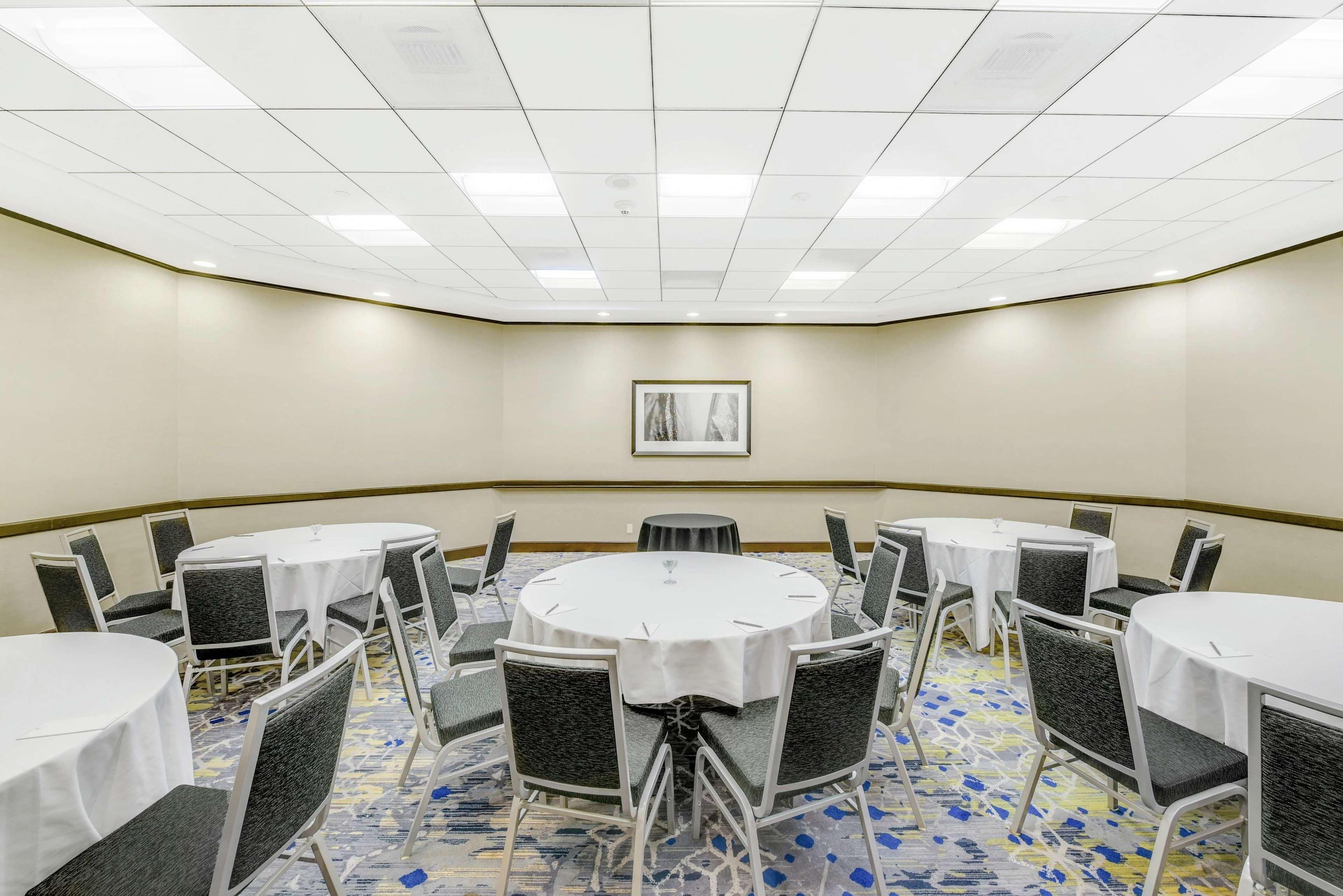 Hotel Embassy By Hilton Anaheim-orange 3*