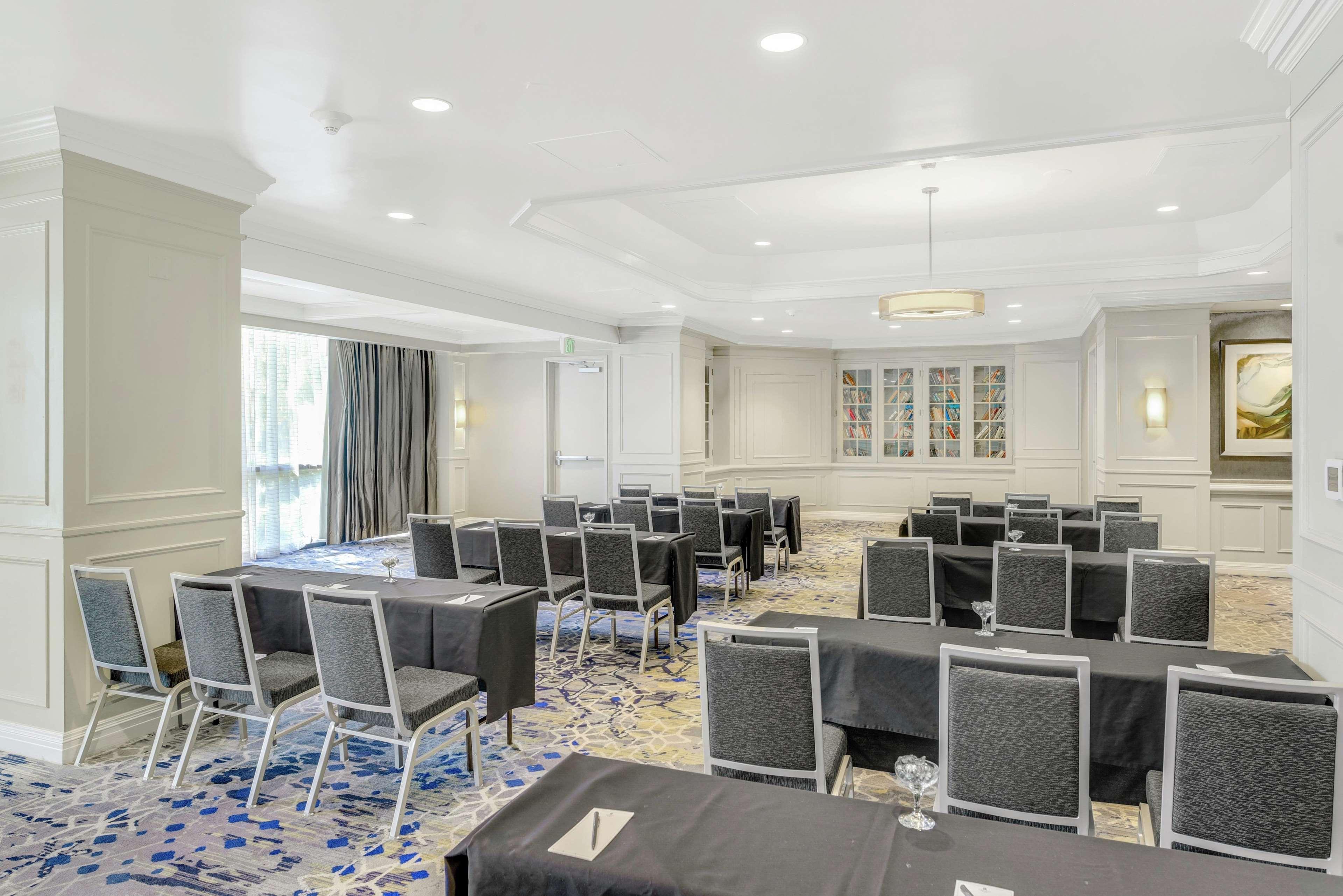 Hotel Embassy By Hilton Anaheim-orange 3*
