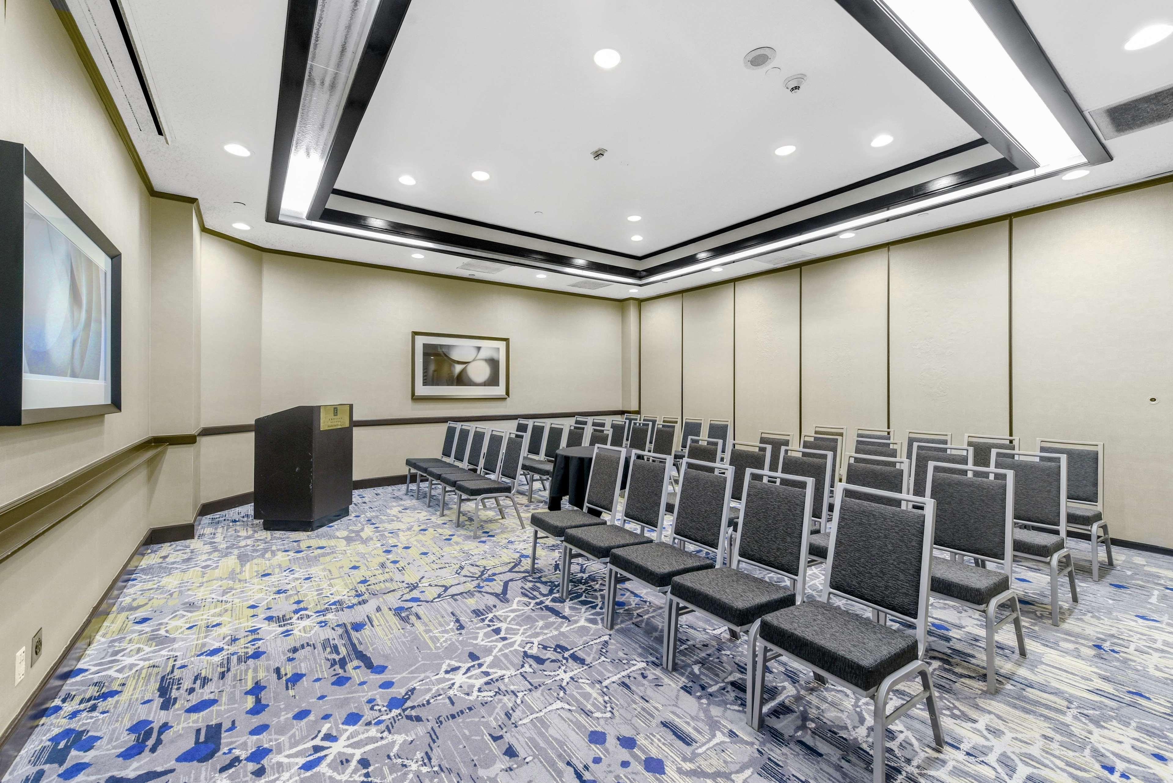 Hotel Embassy By Hilton Anaheim-orange 3*