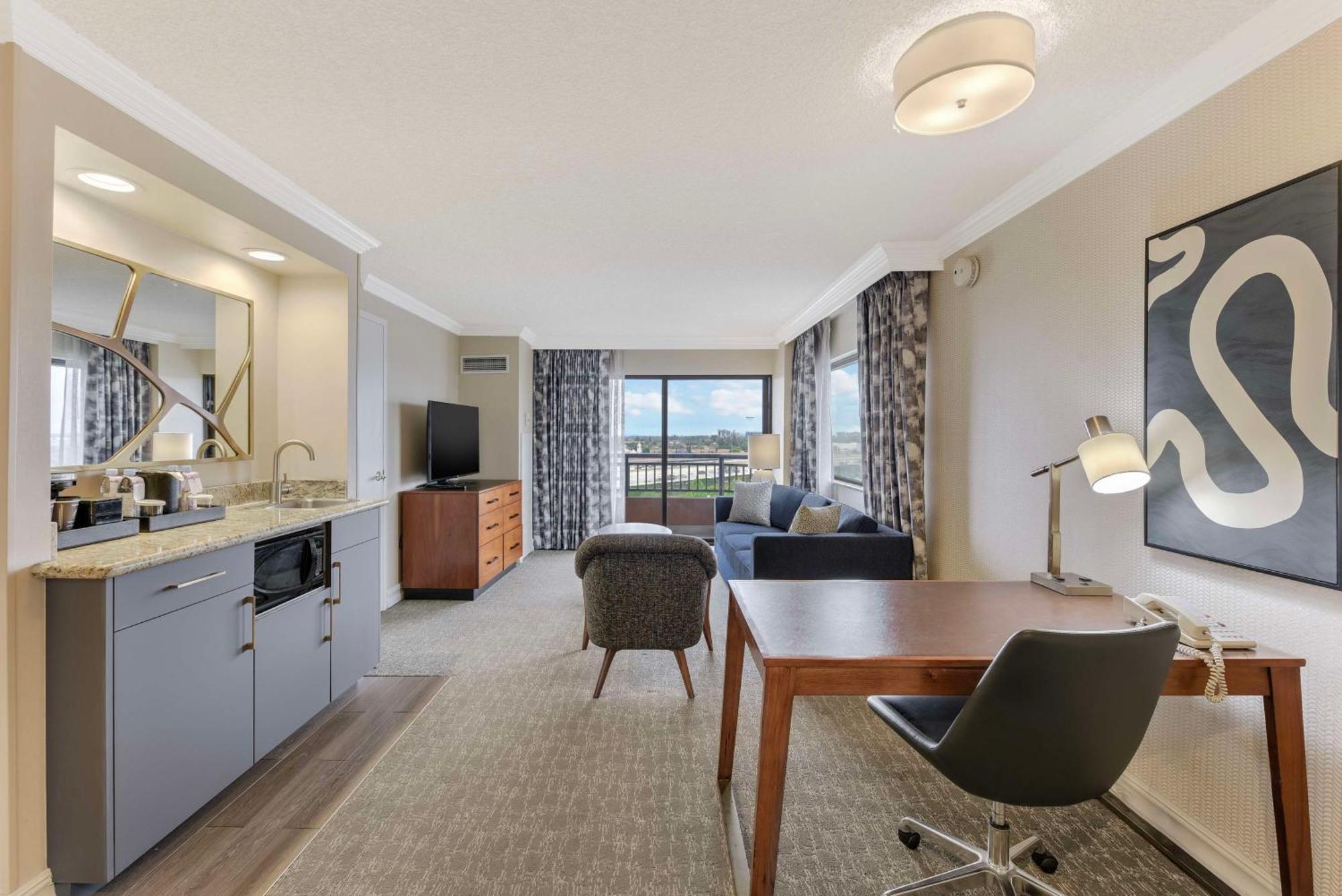 Hotel Embassy By Hilton Anaheim-orange 3*
